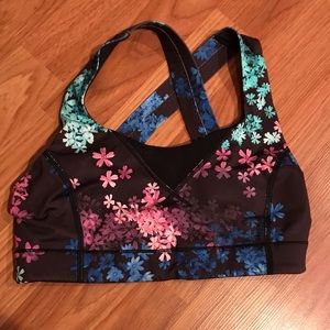 Lululemon in a flash pedal pop sports bra